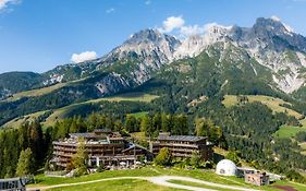 Holzhotel Forsthofalm